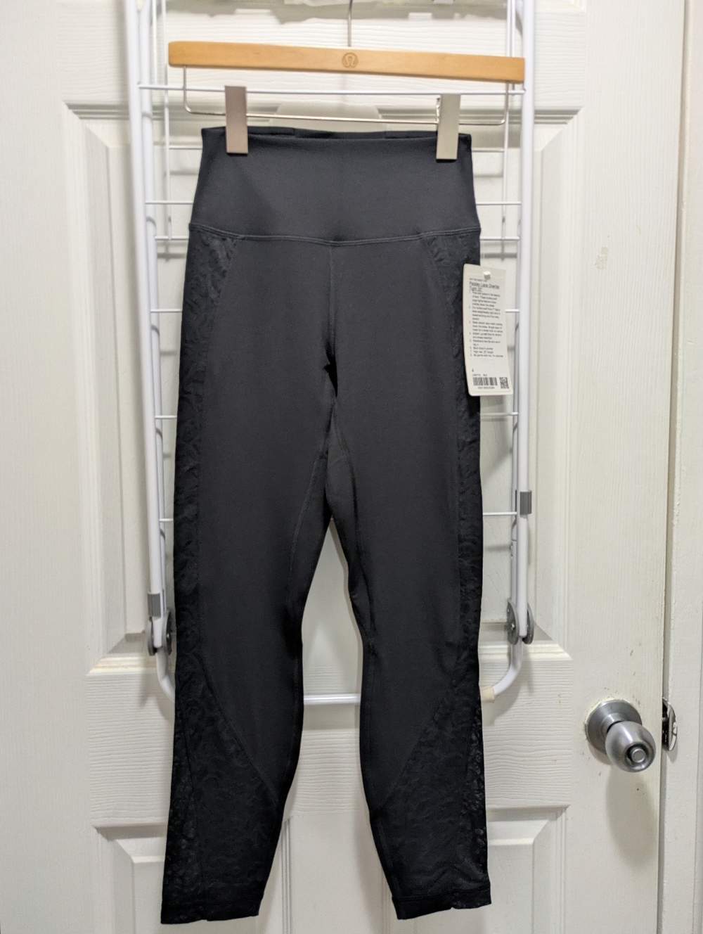 NWT Lululemon Paisley Lace Overlay Tight 25"